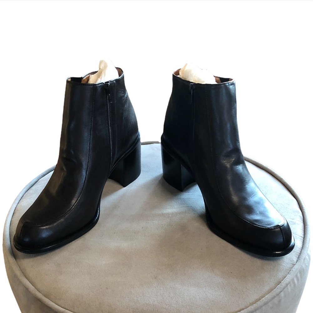 BRAND NEW Without tags, Franco Sarto, size 10 brown ankle boots.